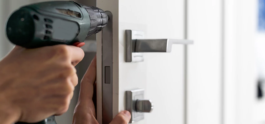 Locksmith For Lock Replacement Near Me in Midway City, CA