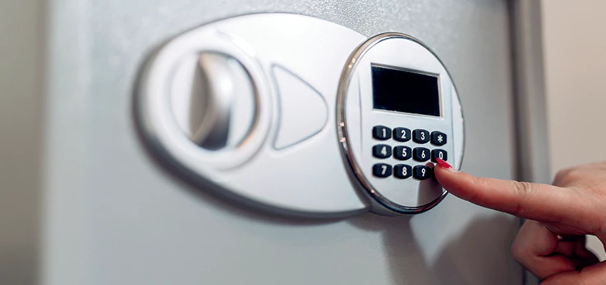 Jewelry Safe Cracking in Midway City, California