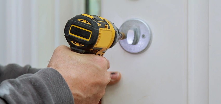 Street Locksmith For Smart Lock Repair in Midway City, CA